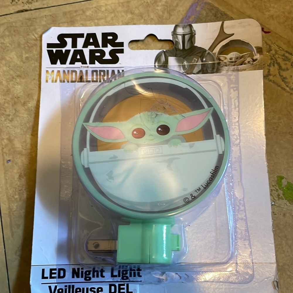 NWT LED night light